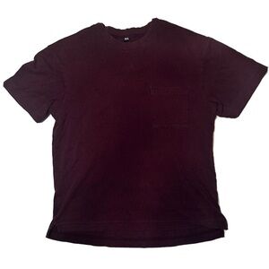 Uniqlo Men Burgundy Color Short Sleeve Shirt Size Medium
